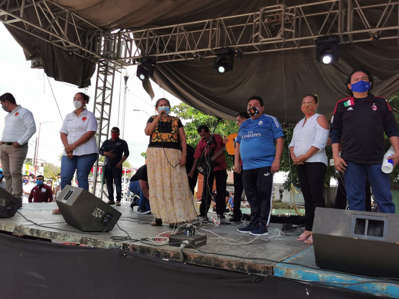 Se solidariza la diputada Gloria Sánchez con los músicos