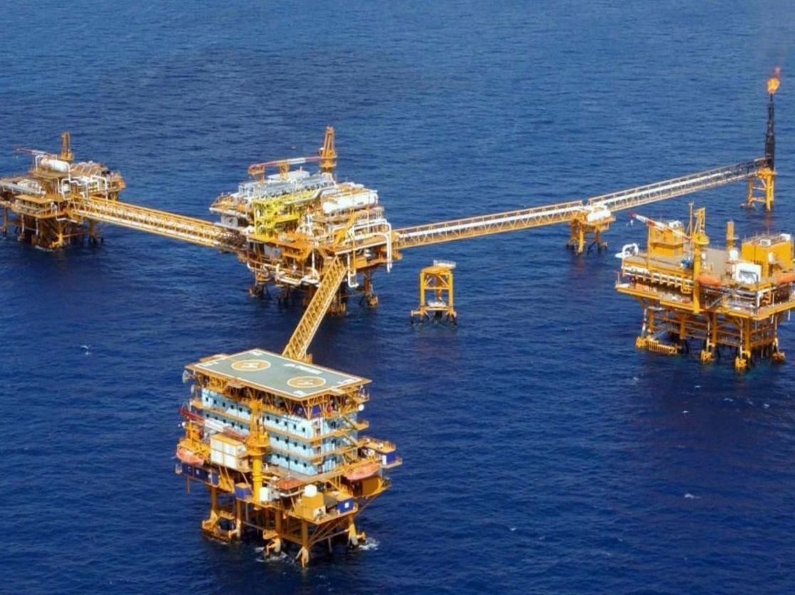 Pemex suspende relación con petrolera suiza acusada de pagar sobornos