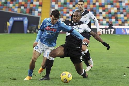 Chucky Lozano provocó un penal en triunfo 2-1 del Nápoles sobre Udinese