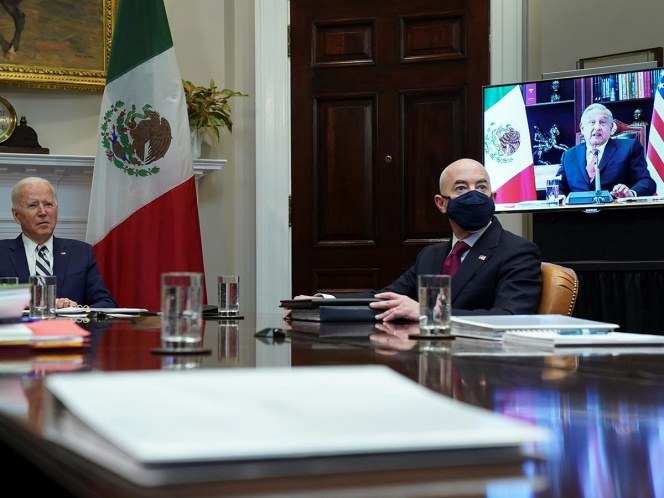 México y EU se comprometen a trabajar juntos contra covid-19