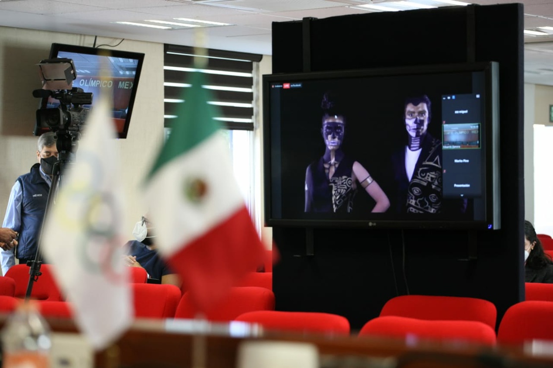 Presentan trajes de gala para delegación mexicana en Juegos de Tokio