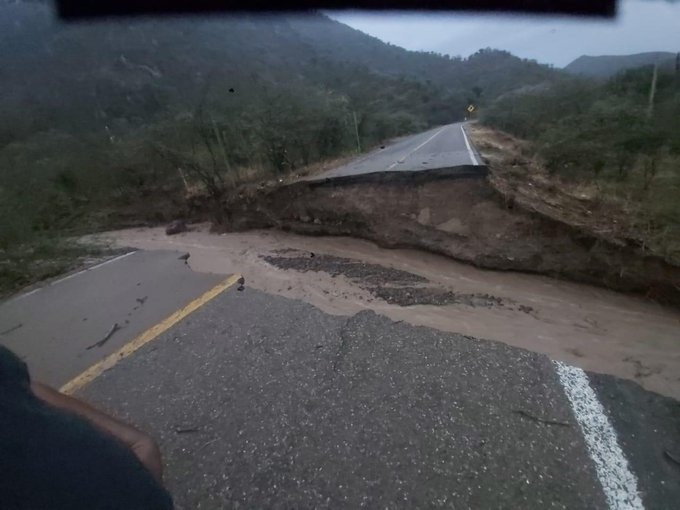 Se reportan lluvias en al menos tres regiones de Oaxaca; hay afectaciones
