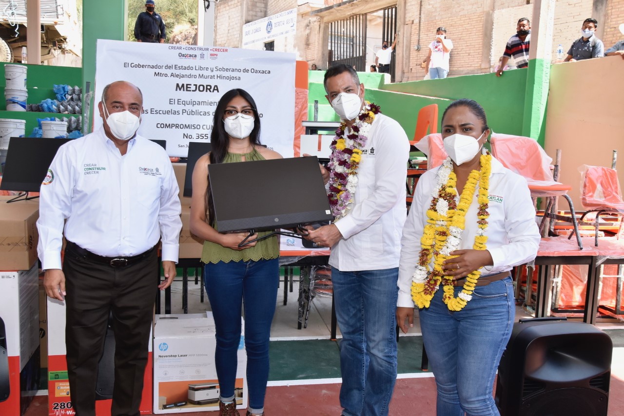 Sin precedentes la entrega de mobiliario y equipo a 3 mil 215 escuelas en Oaxaca: IEEPO